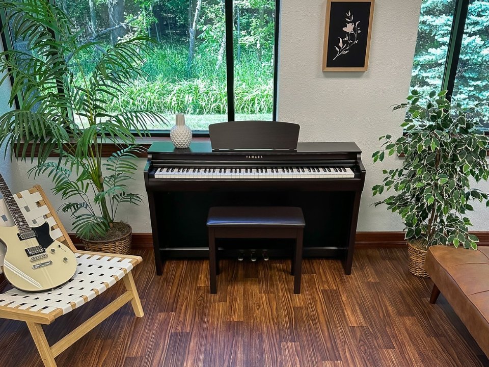 Chi tiết đàn YAMAHA CLP-725 R - Hình 4
